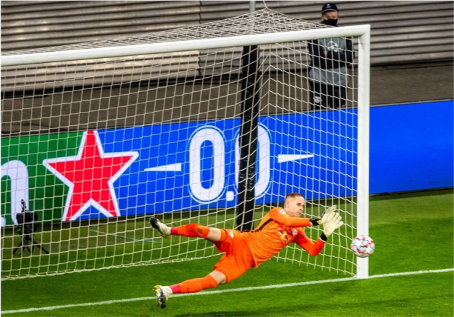 关于里昂发布备战花絮；关键时刻篮板制胜；德甲任务艰巨；身体对抗强度拉满的信息