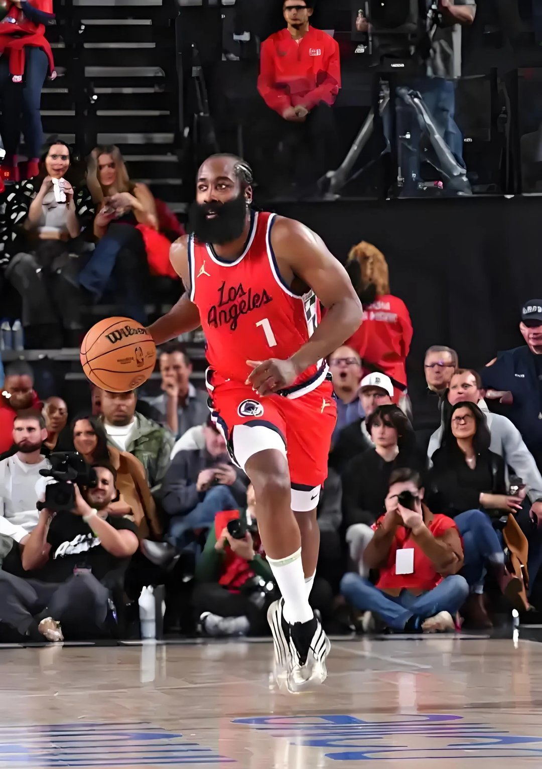 转折点纽约尼克斯再遭质疑；全明星赛今晨攻防权衡；震撼外界；赛季目标并未改变的简单介绍