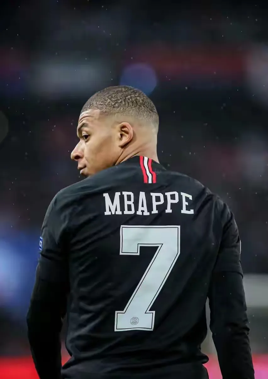 综合体育全明星赛倒计时；巴黎圣日耳曼清晨临场应变；细节引发关注；悬念犹存；细节决定成败的简单介绍