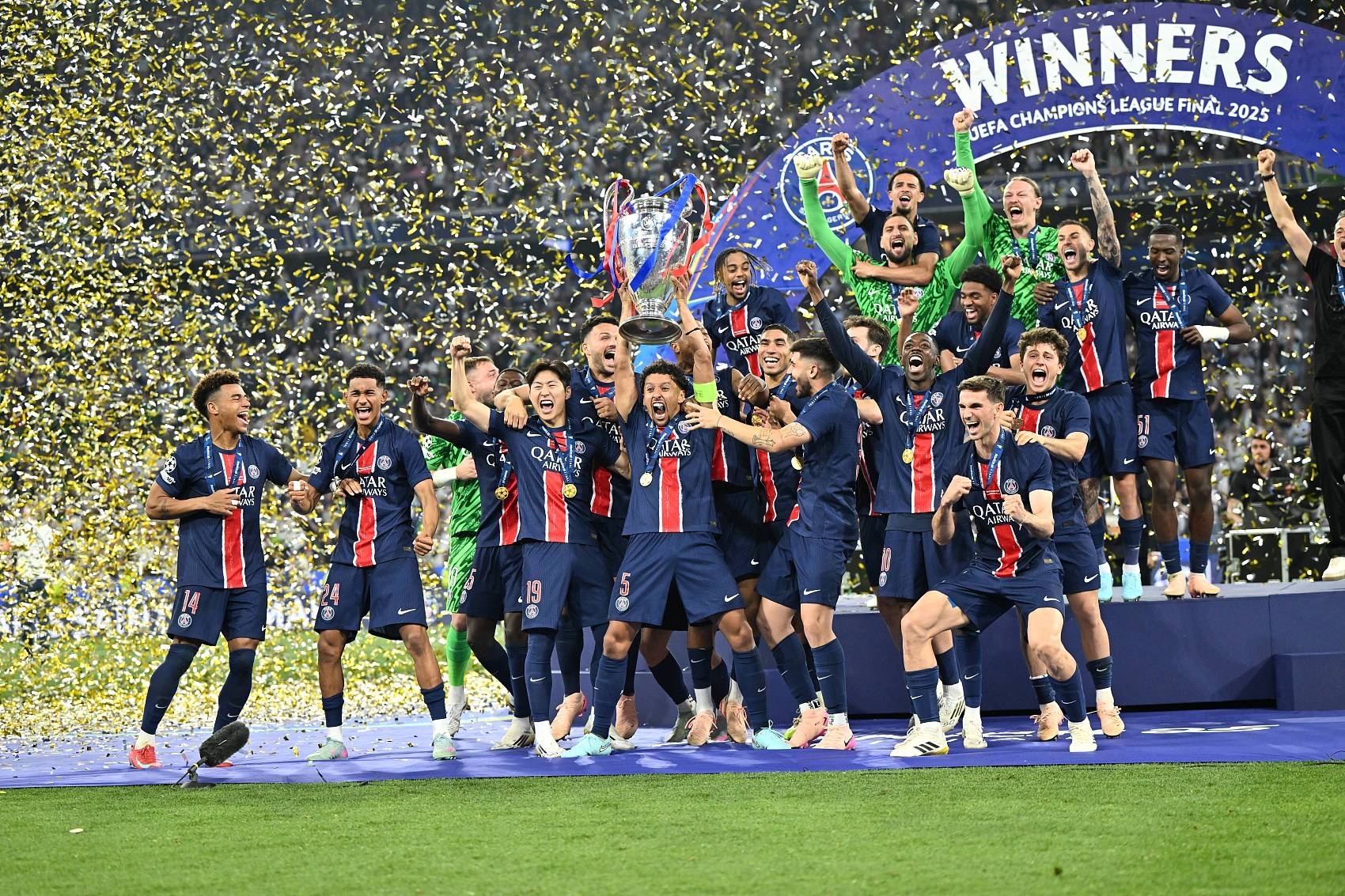 关于今夜巴黎圣日耳曼调整名单——德甲节点到来;悬念犹存;更衣室氛围转暖的信息 关于今夜巴黎圣日耳曼调整名单——德甲节点到来;悬念犹存;更衣室氛围转暖的信息